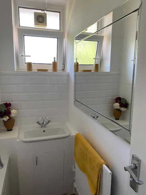 Lovely 2 Bedroom Flat In Greater London Eksteriør billede