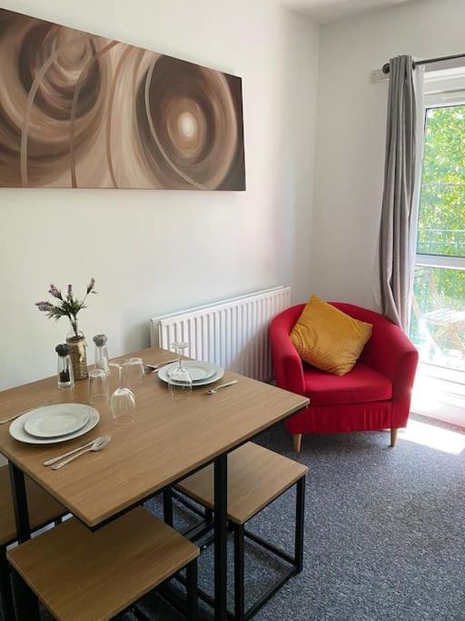 Lovely 2 Bedroom Flat In Greater London Eksteriør billede