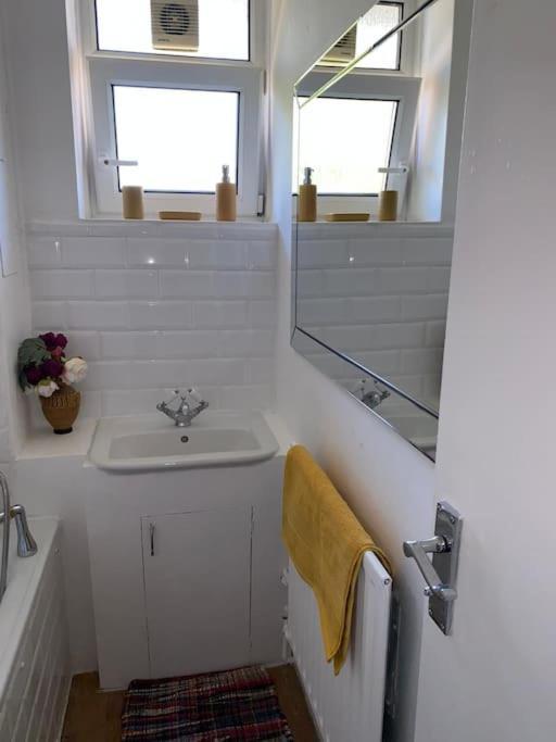 Lovely 2 Bedroom Flat In Greater London Eksteriør billede